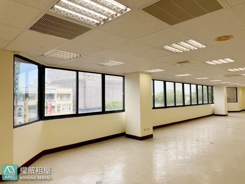 MRT岡山火車站64坪|優質辦公大樓辦公室 Upscale Office