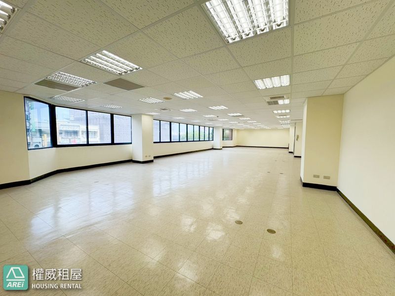 MRT岡山火車站64坪|優質辦公大樓辦公室 Upscale Office