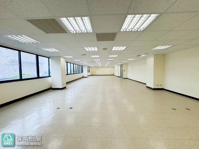 MRT岡山火車站64坪|優質辦公大樓辦公室 Upscale Office