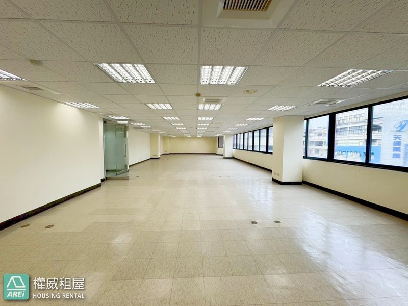 MRT岡山火車站64坪|優質辦公大樓辦公室 Upscale Office