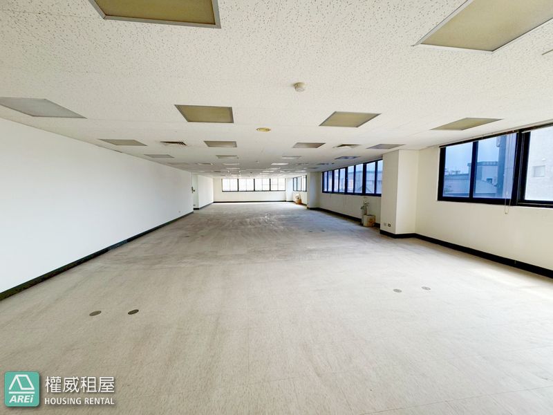 MRT岡山火車站64坪|優質辦公大樓辦公室 Upscale Office