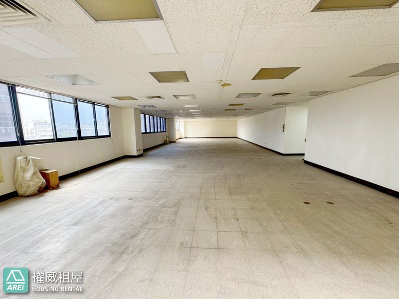 MRT岡山火車站64坪|優質辦公大樓辦公室 Upscale Office