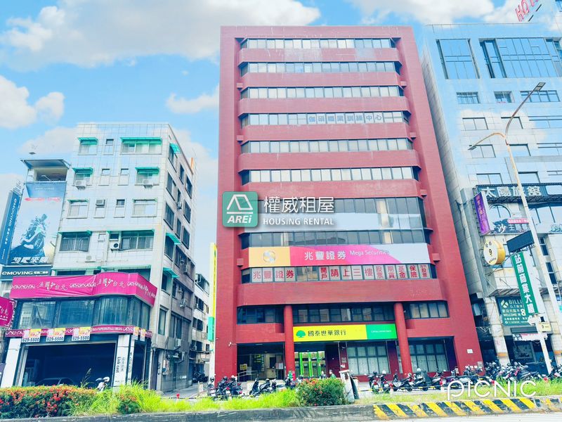 MRT岡山火車站88坪|優質辦公大樓辦公室 Upscale Office
