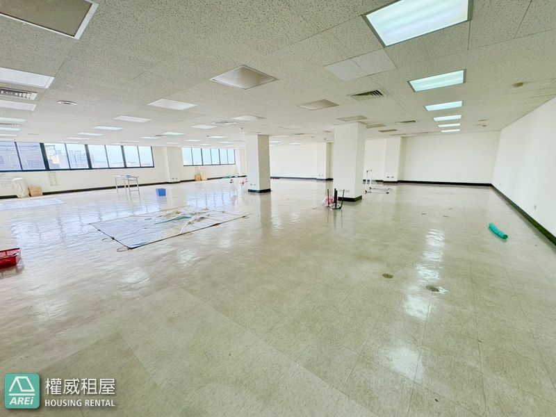 MRT岡山火車站88坪|優質辦公大樓辦公室 Upscale Office