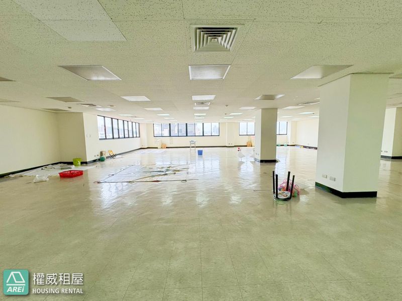 MRT岡山火車站88坪|優質辦公大樓辦公室 Upscale Office