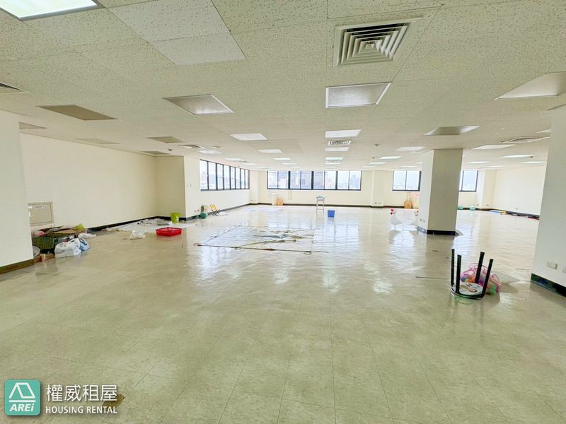 MRT岡山火車站88坪|優質辦公大樓辦公室 Upscale Office