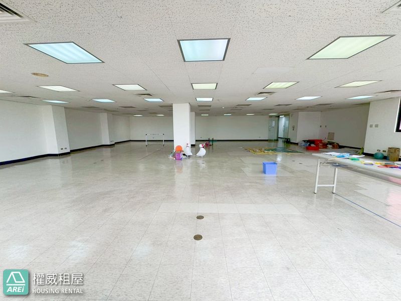MRT岡山火車站88坪|優質辦公大樓辦公室 Upscale Office