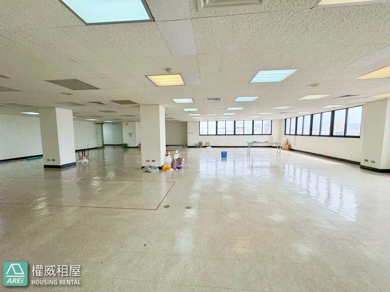 MRT岡山火車站88坪|優質辦公大樓辦公室 Upscale Office