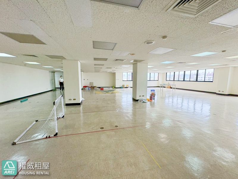 MRT岡山火車站88坪|優質辦公大樓辦公室 Upscale Office
