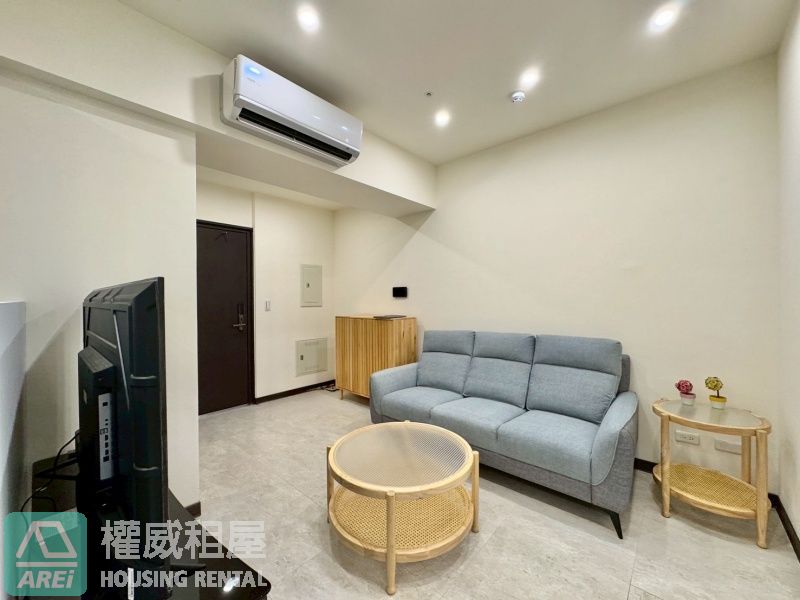 愛河首排度假風海景2房車位｜愛情河左岸