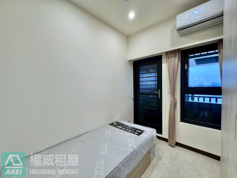 愛河首排度假風海景2房車位｜愛情河左岸