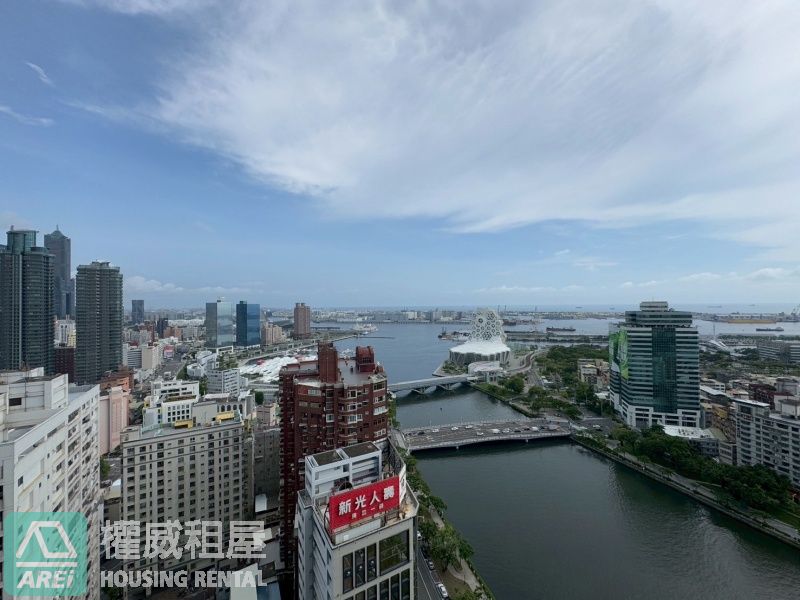 愛河首排度假風海景2房車位｜愛情河左岸