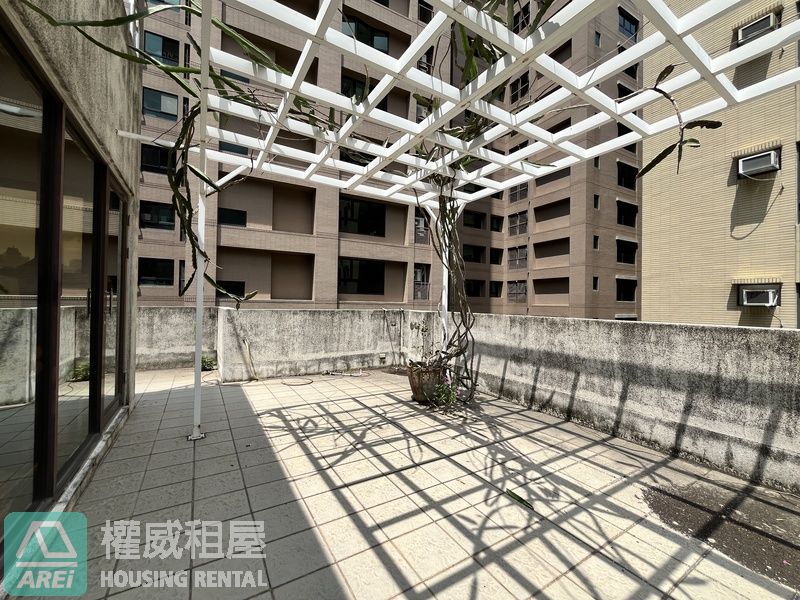 美術館靜巷雙拼電梯別墅｜稀有百坪大空間｜只有美的獨特可以形容