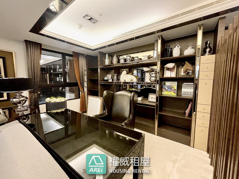 國王一號院泳池宅｜文化中心｜3+1房平車｜寬敞客廳＋大露台
