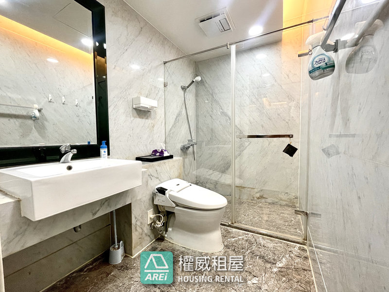 國王一號院泳池宅｜文化中心｜3+1房平車｜寬敞客廳＋大露台