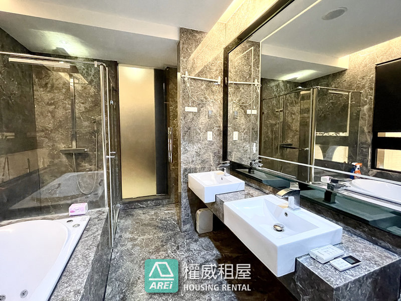 國王一號院泳池宅｜文化中心｜3+1房平車｜寬敞客廳＋大露台