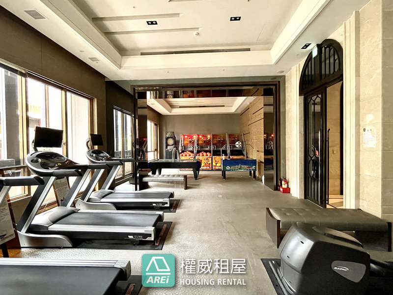 國王一號院泳池宅｜文化中心｜3+1房平車｜寬敞客廳＋大露台