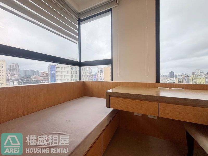美麗島|高雄車站|領賢高樓景觀4房平車