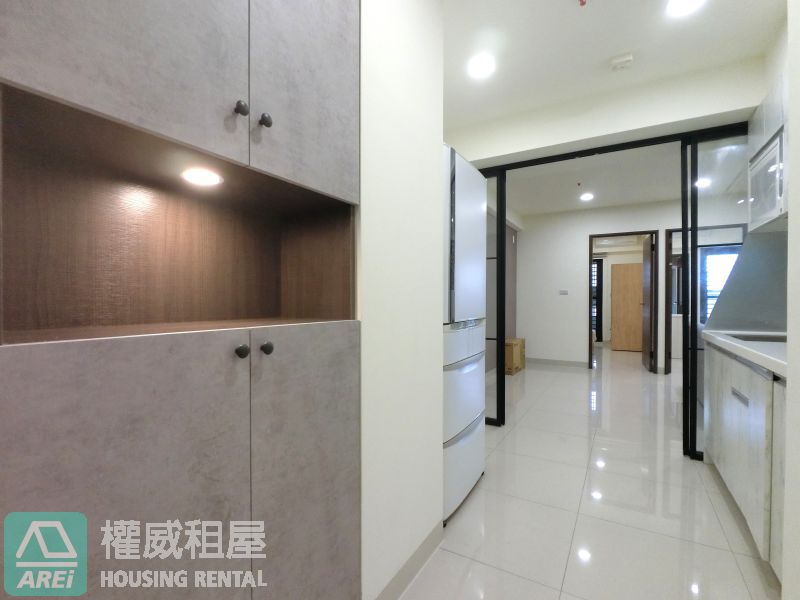 ｜亞灣生活圈｜超值景觀2房平車可租補