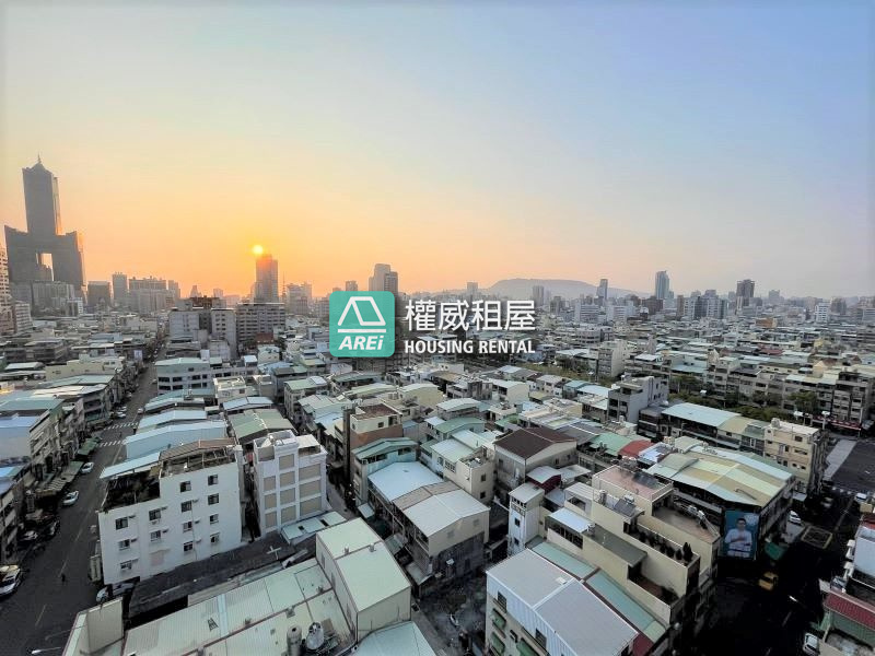 市政府精緻太普君品3+1房+平車空屋