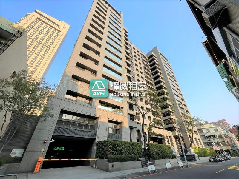 市政府精緻太普君品3+1房+平車空屋