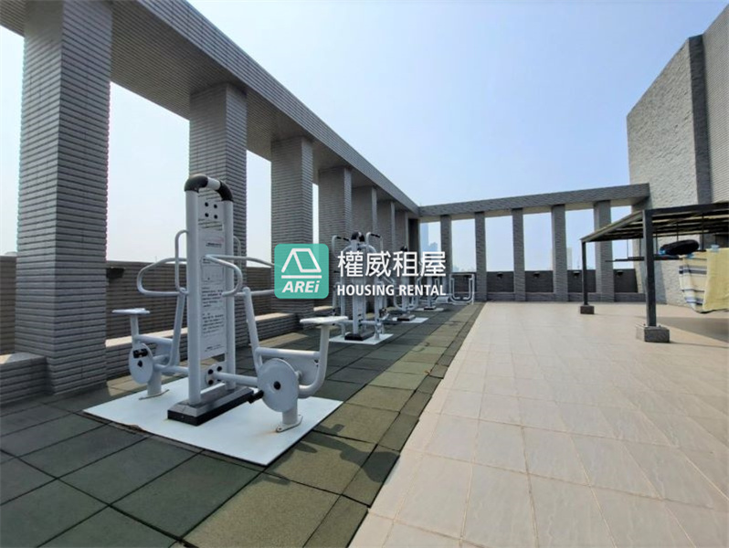市政府精緻太普君品3+1房+平車空屋