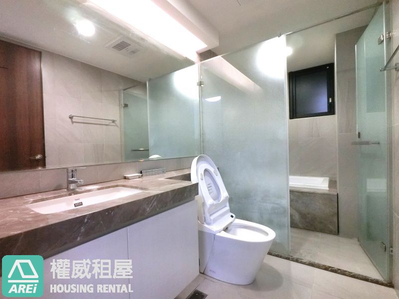 🏙️ O6信義國小站 | 鳳凰中正 | 中正金融商圈核心地段
