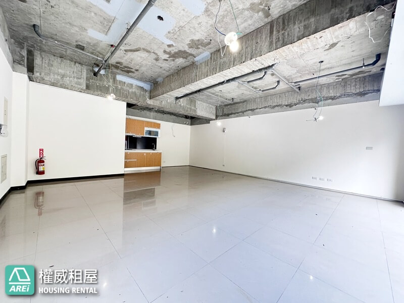 東區校園首排店面｜昕視界｜黃金店面釋出｜適合｜早午餐店｜小型診所｜