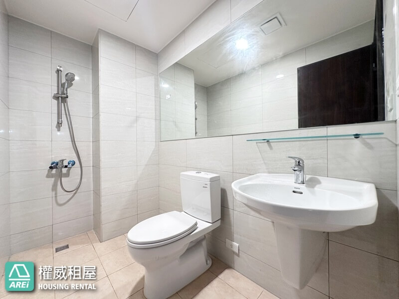 東區校園首排店面｜昕視界｜黃金店面釋出｜適合｜早午餐店｜小型診所｜