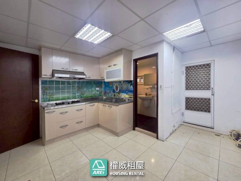 三多商圈｜光華夜市｜整棟透天店住｜住辦通用