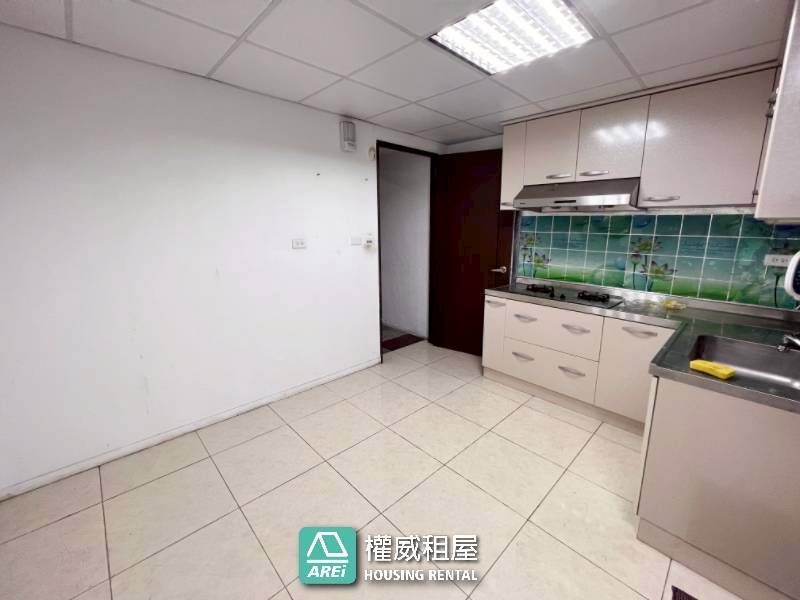 三多商圈｜光華夜市｜整棟透天店住｜住辦通用