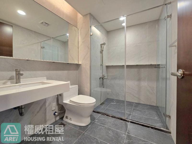 美術館龍騰極緻4房2廳3衛2陽台+雙平車