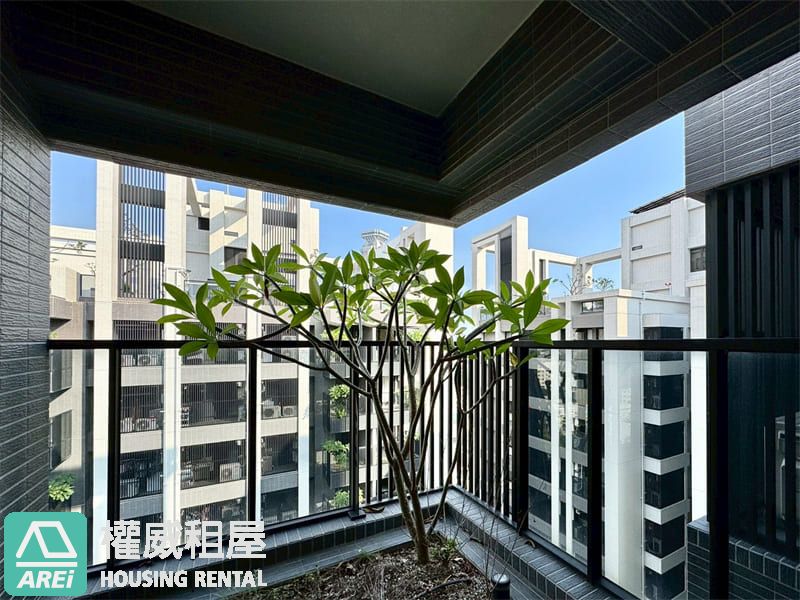 高醫郡都當代優質高樓層雙陽台+平車