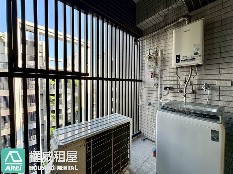 高醫郡都當代優質高樓層雙陽台+平車