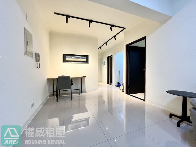 🏡【西子灣｜濱海二路二樓公寓出租】