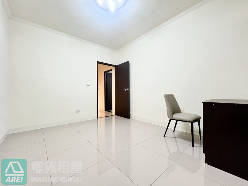 🏡【西子灣｜濱海二路二樓公寓出租】