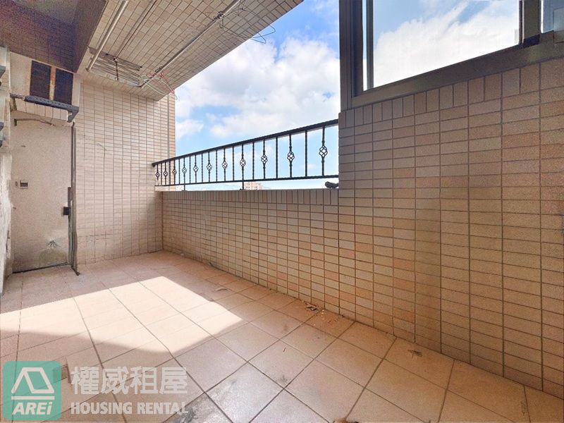 生態園區MRT大匠之峰樓中樓5房平車