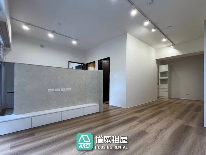 台南東區．新都心│清景麟研森│全新2+1房平車・可租補