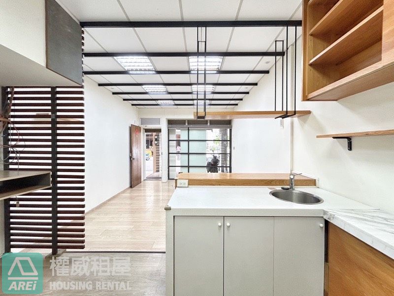 三多商圈｜屋況優｜整棟透天店面