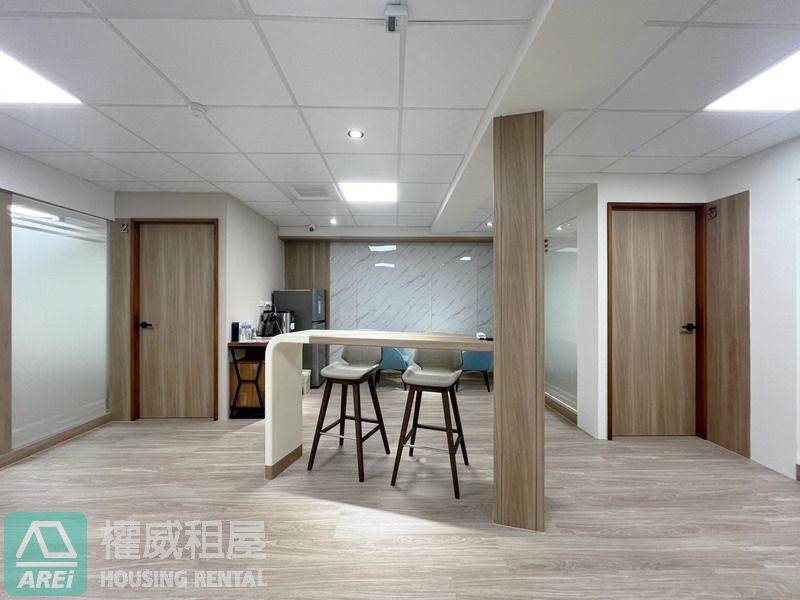 ✨全新裝潢｜高雄車站｜明亮共享辦公室🏙️