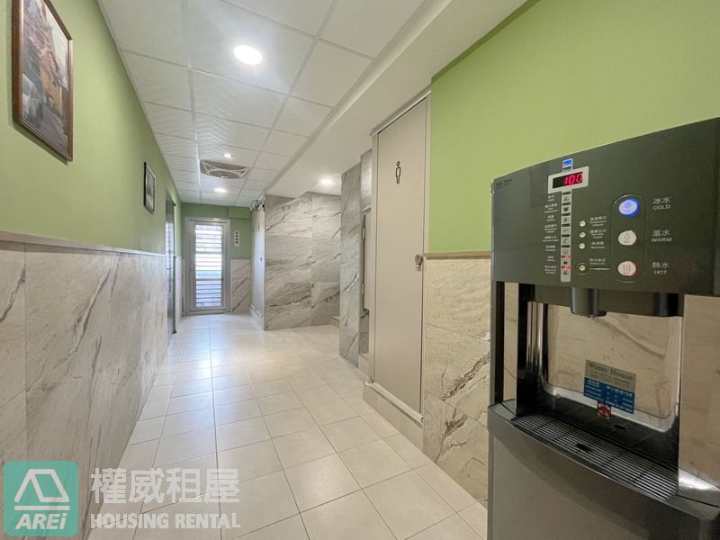 ✨全新裝潢｜高雄車站｜明亮共享辦公室🏙️