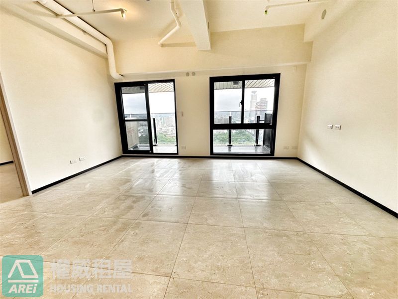R12後譯興富發博愛｜全新空屋2+1房平車