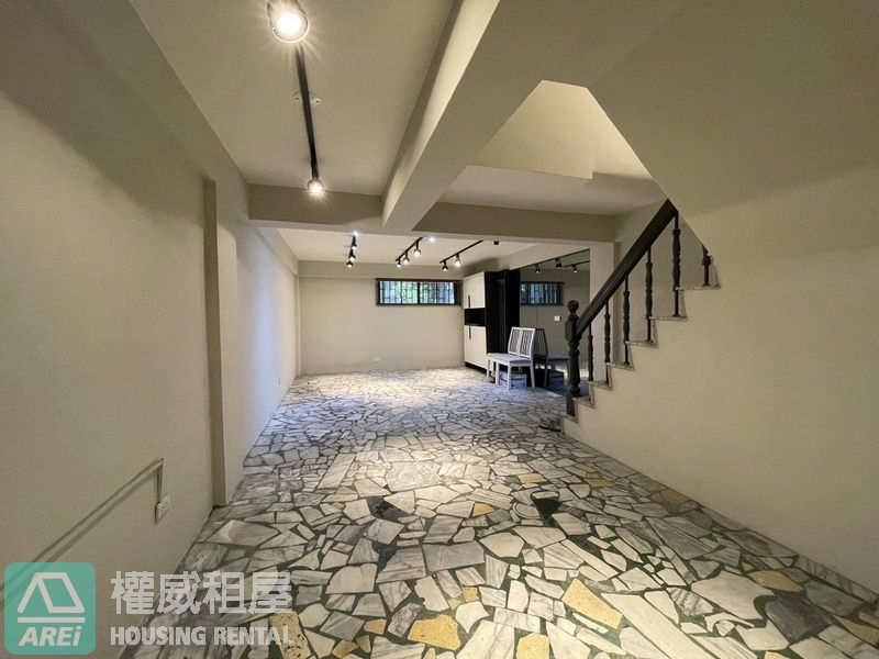 【台南北區｜透天獨棟】4房2衛 × 庭園大宅