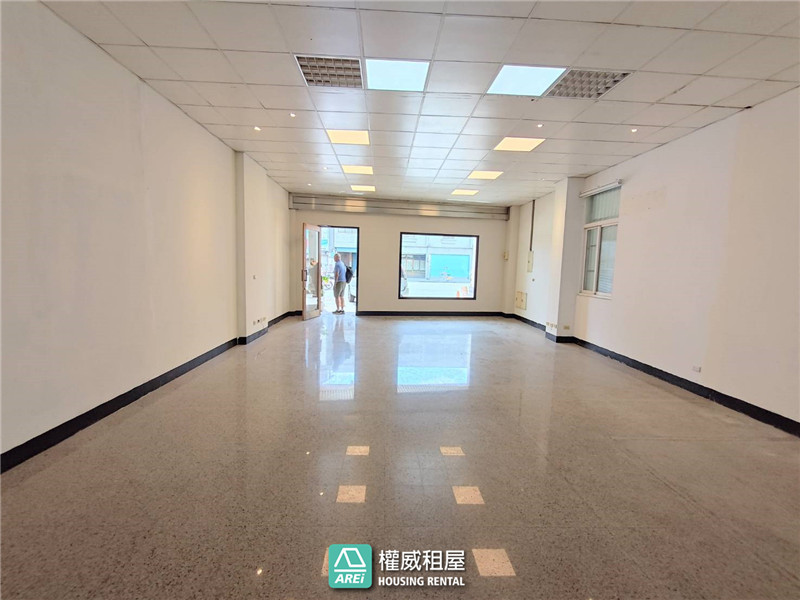 高大特區|臨路六米面寬店面|大坪好規劃