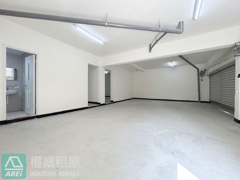 蓮池潭大面寬店面