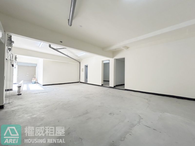 蓮池潭大面寬店面