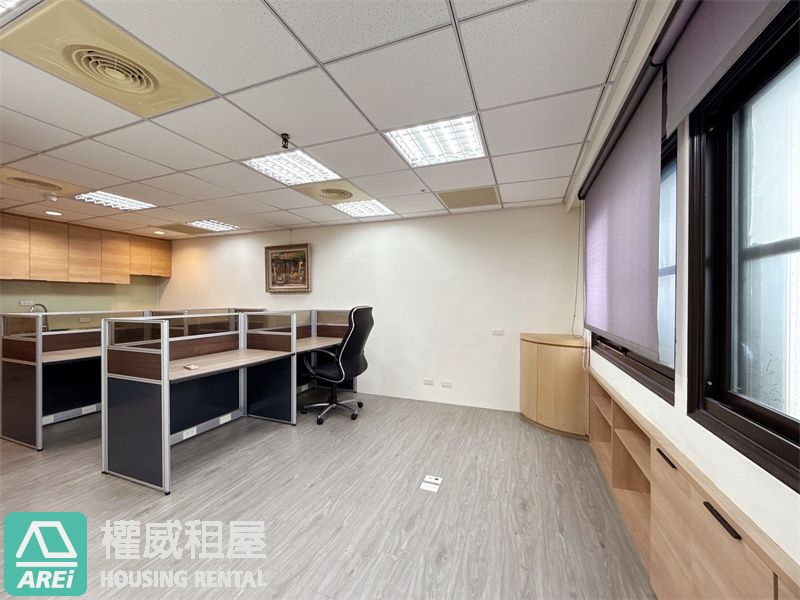 捷運中央公園旁｜煥新商辦空間｜質感與地點兼具