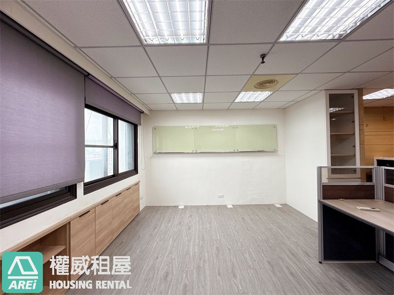 捷運中央公園旁｜煥新商辦空間｜質感與地點兼具