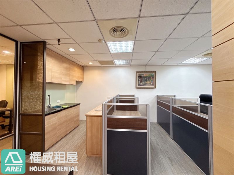 捷運中央公園旁｜煥新商辦空間｜質感與地點兼具