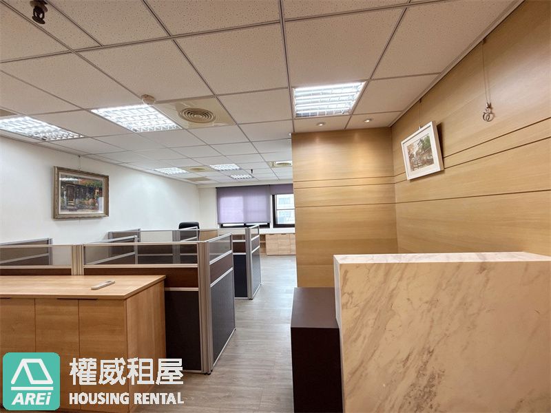捷運中央公園旁｜煥新商辦空間｜質感與地點兼具